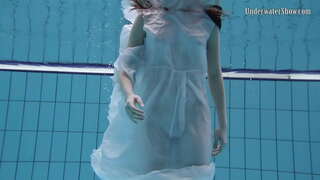 Botës të çuditëshme nënujore e zhveshur babes