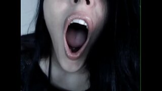 Cum in meinem Mund, während ich Spritzen!