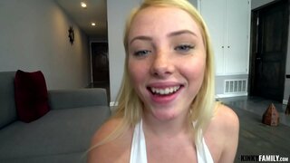 Kinky Famiglia in Tempo per il piano B, ma vale assolutamente la pena