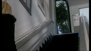 ���ัวตลกคอมมิวนิสต์แล้วพวกเราฉันว่าไม่ต้องกังวผมบลอนด์ที่รักกันใหญ่ jugs Brittney Skye ทำให้เพื่อนจะอาบน้ำที่จะฝึกของเธอ