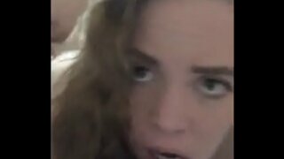 Slutwife deepthroats และต้องใช้ anal creampie ก่อนที่ farting มันออกไปในขณะที่ cumming