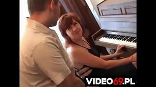 Gratis sex movies-musiek en erotiese variasies-Julia speel [bakkies ]